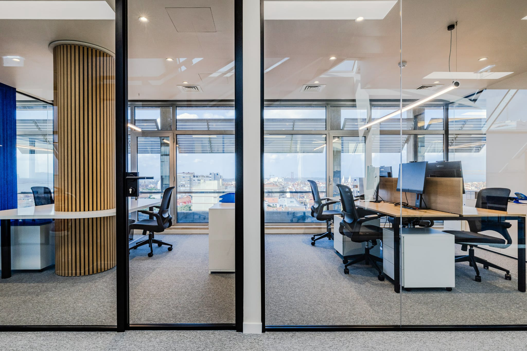 Espacio de oficina con Bench