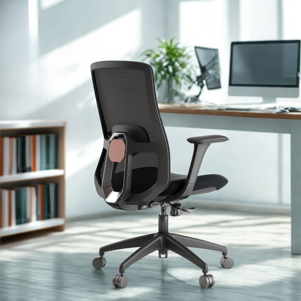 Silla Sofia Black en escritorio moderno Silla Sofia Black en escritorio moderno